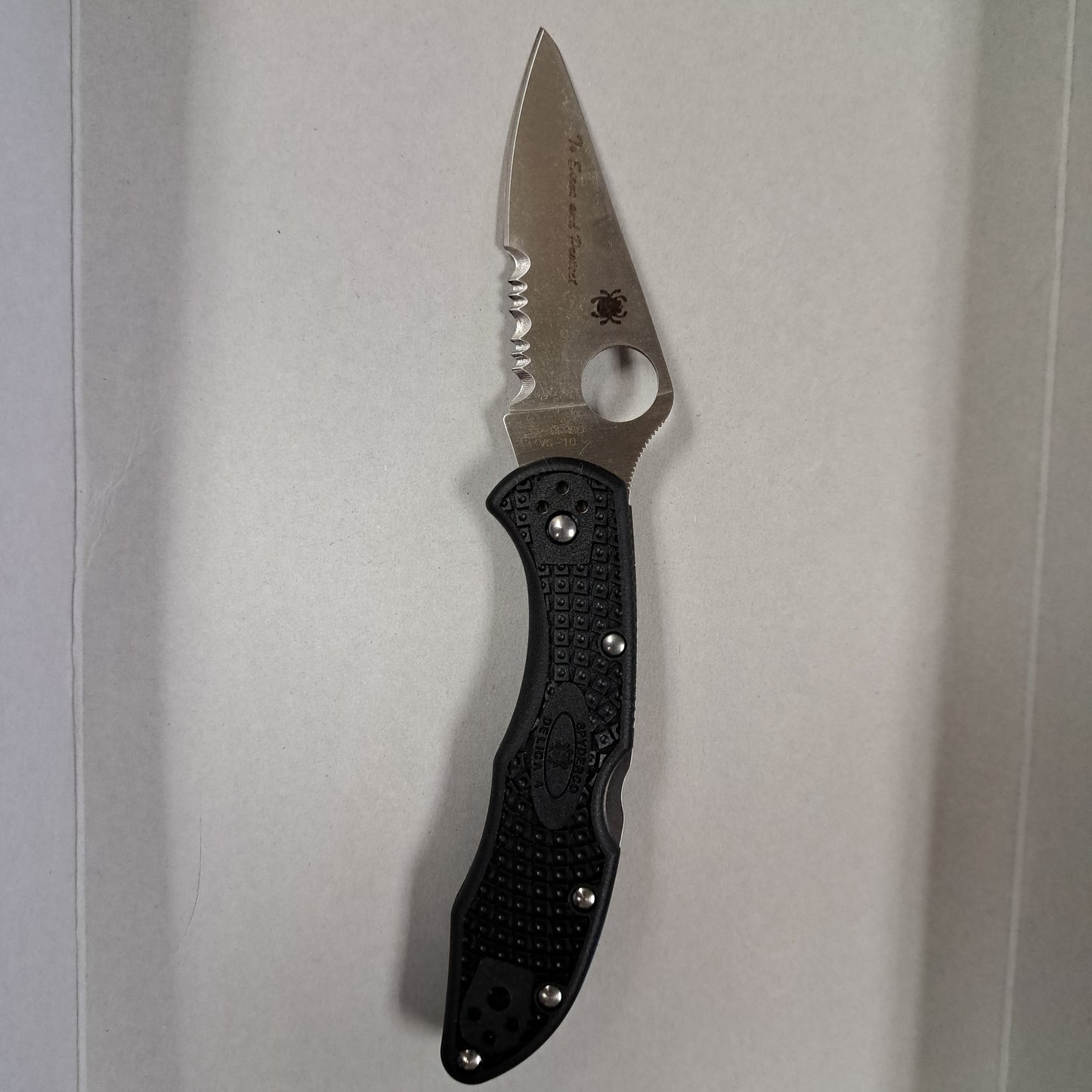 Spyderco Delica 4 Thin Blue Line