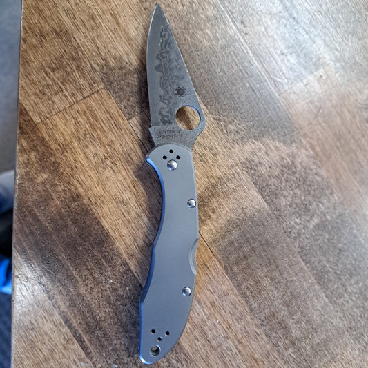 Spyderco Delica 4 Titanium Damascus